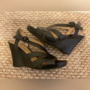 Naturalizer Black Strappy Sandal With 3-1/2” Wedge Heel, Size 4.5M 4 1/2M